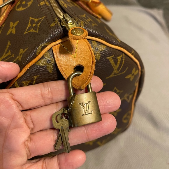 Louis Vuitton Speedy 30 - Picture 12 of 16